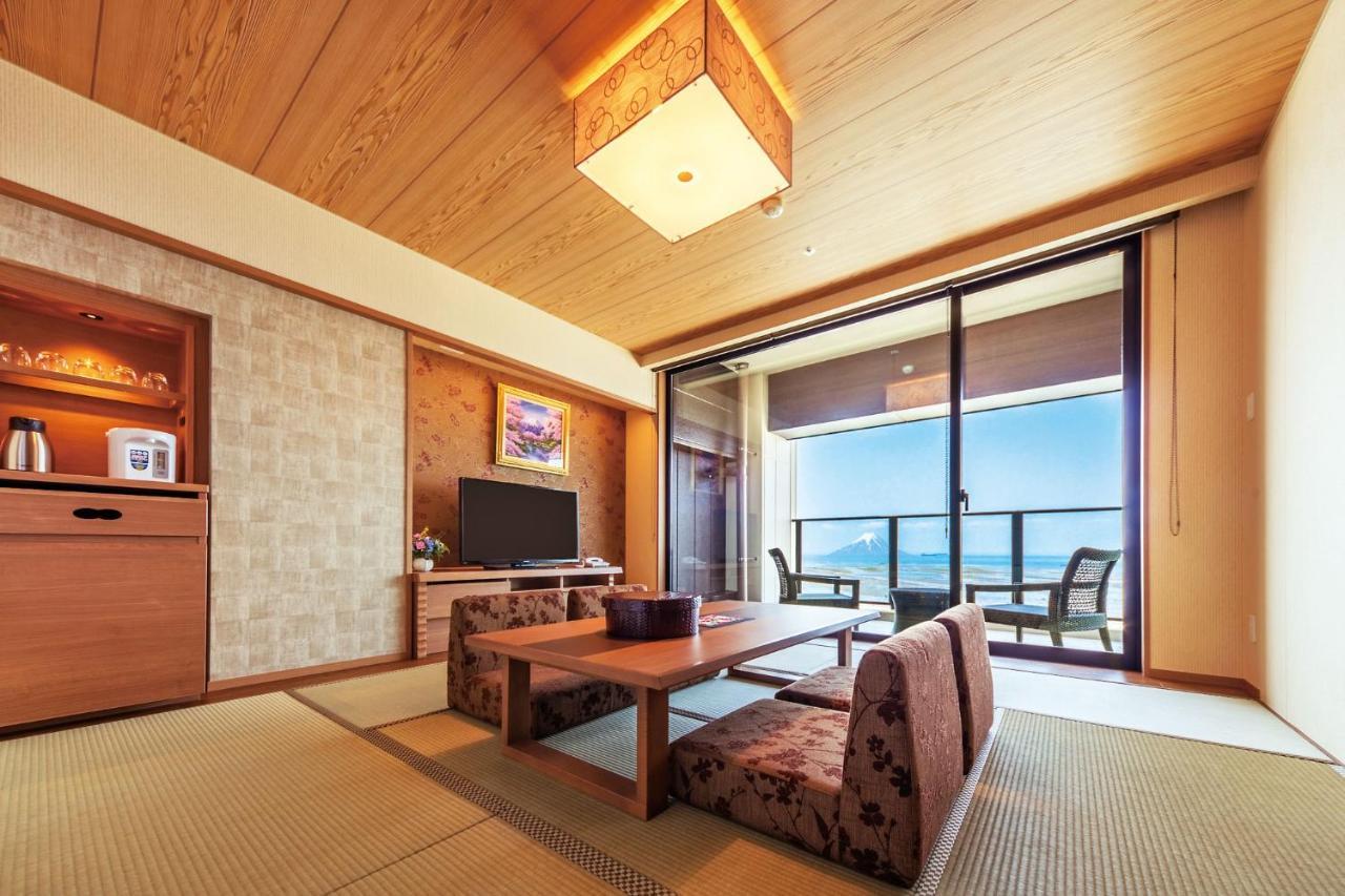 Ryugujo Spa Hotel Mikazuki Fujimitei Kiszarazu Kültér fotó