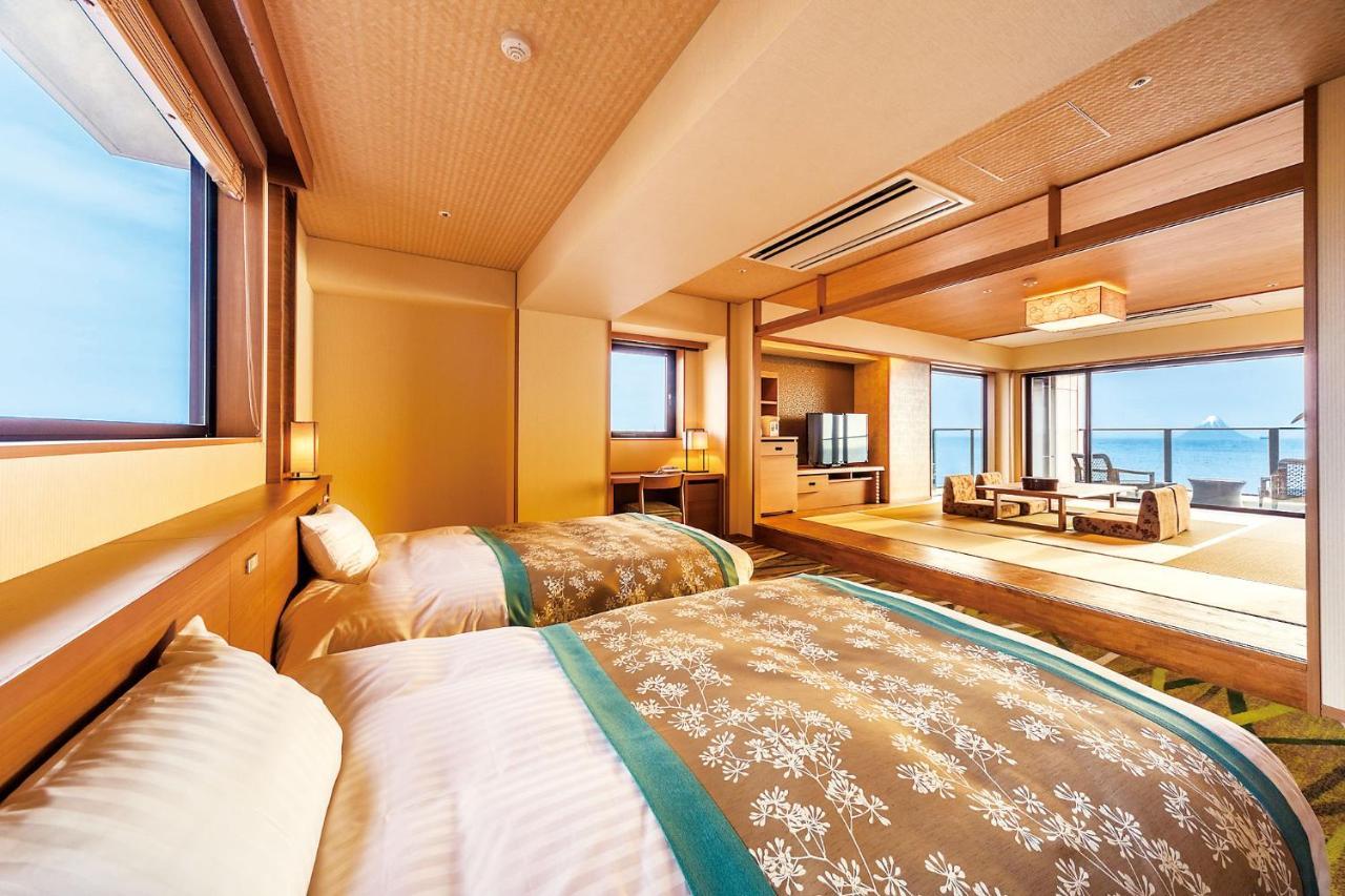 Ryugujo Spa Hotel Mikazuki Fujimitei Kiszarazu Kültér fotó